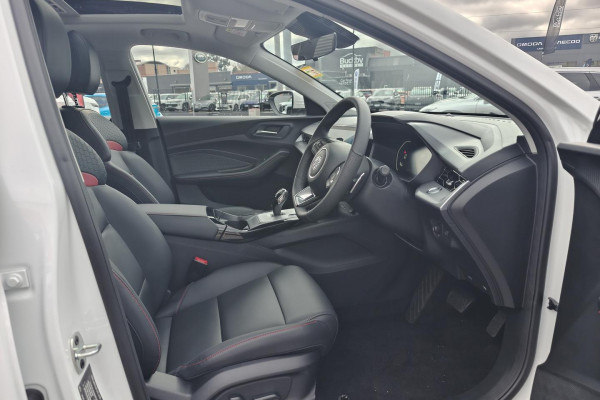 2025 MG MG5 AP32 Essence Sedan Image 3