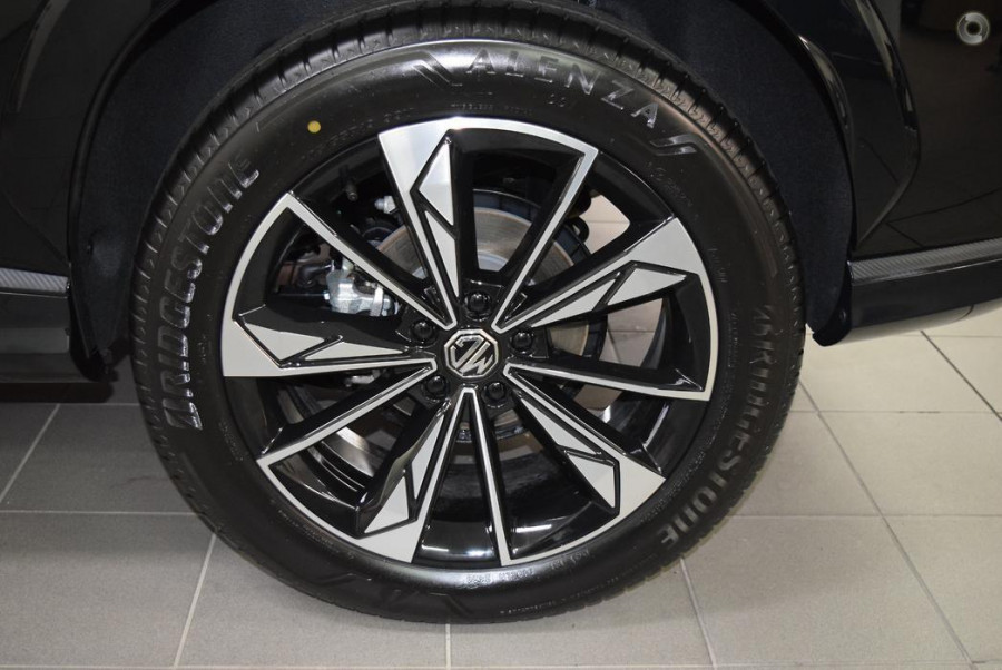 2025 MG HS AS33 Essence SUV Image 13