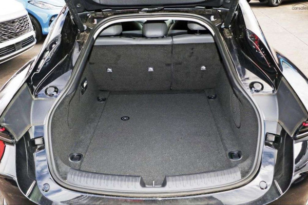 2026 MG IM5 P12L Performance Hatch Image 6