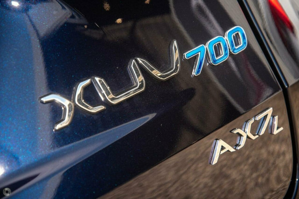 2025 Mahindra XUV700  AX7L SUV Image 5