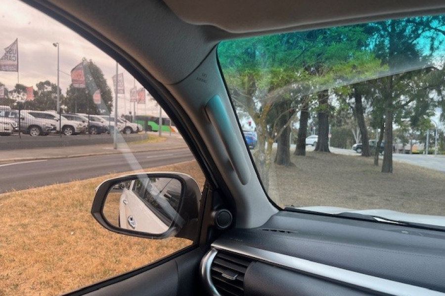 2019 Toyota HiLux  SR5 Ute Image 35