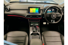 2025 MG HS Essence Plug-In Hybrid SUV