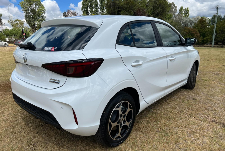 2025 MY24.5 MG MG3 ZP22 Essence Hybrid+ Hatch Image 7