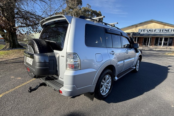 2013 MY14 Mitsubishi Pajero NW VR-X SUV Image 3