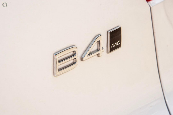 2026 Volvo XC40 XZ Ultra B4 Dark SUV Image 11