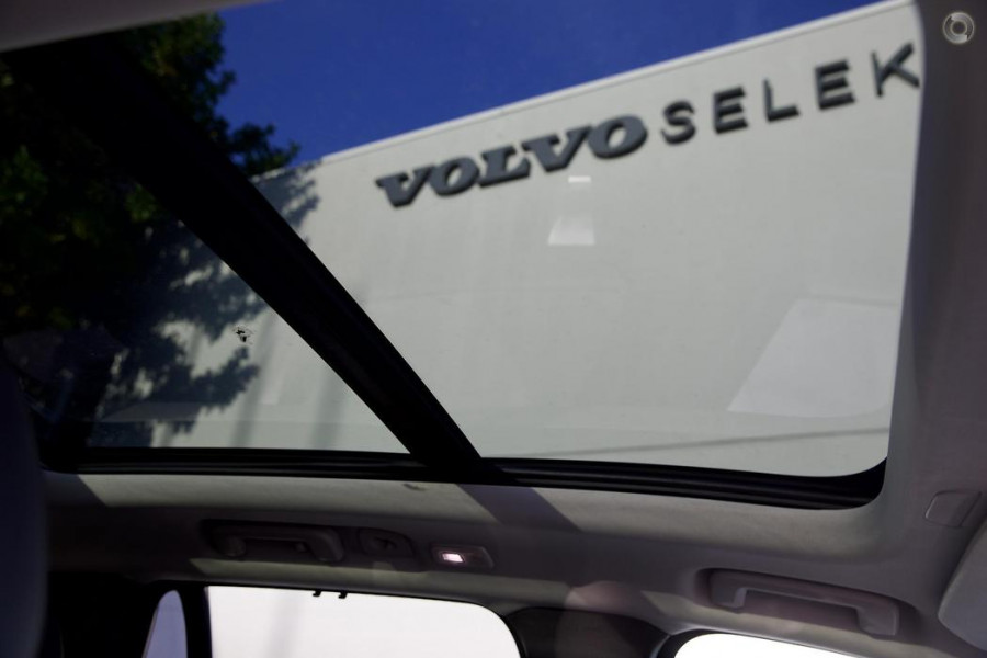 2024 Volvo XC90 L Series Recharge Ultimate T8 Plug-In Hybrid SUV Image 15