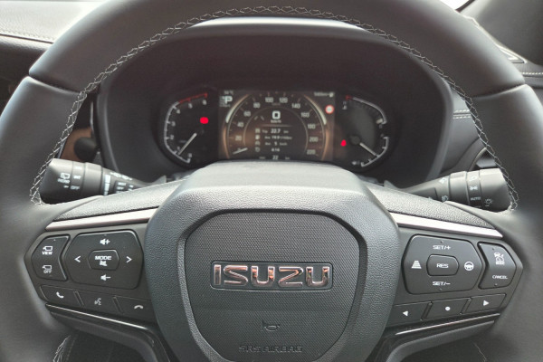 2026 Isuzu MU-X RJ LS-T SUV Image 13