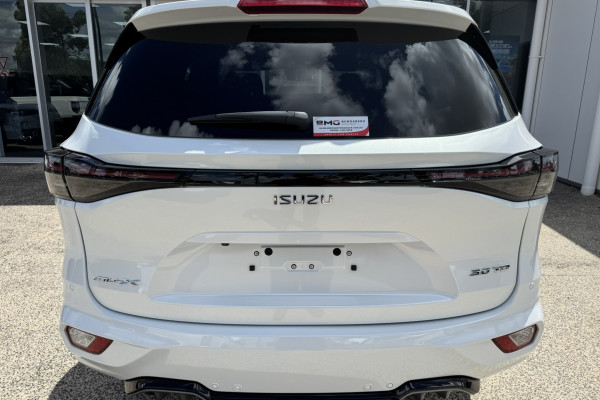 2026 Isuzu MU-X RJ LS-T SUV Image 4