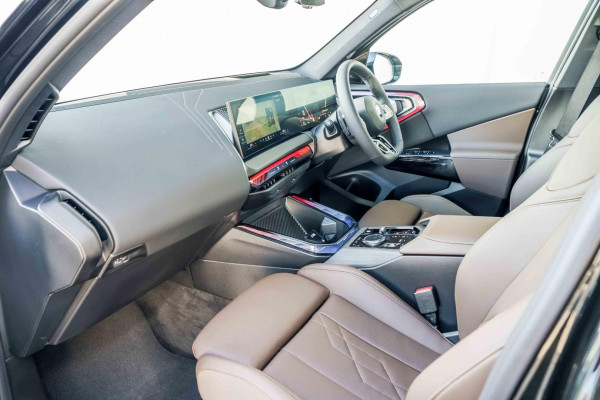 2025 BMW X3 G45 20 xDrive SUV image 7