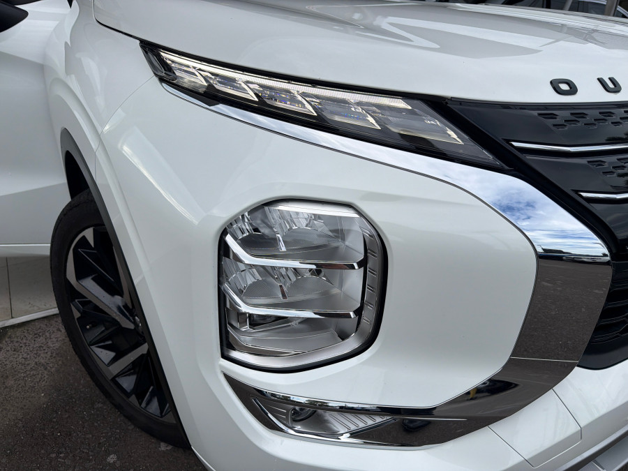 2021 MY22 Mitsubishi Outlander ZM Exceed SUV Image 25