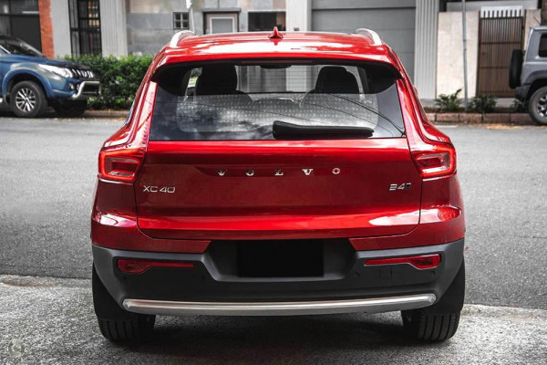 2023 MY24 Volvo XC40 XZ Ultimate B4 Bright SUV Image 3