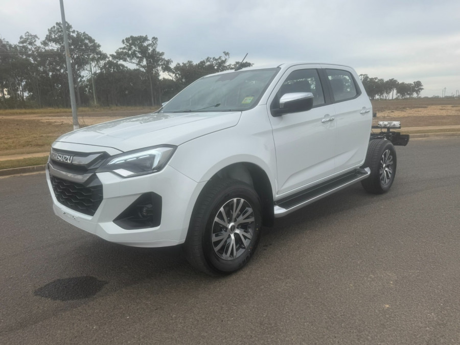 2026 Isuzu D-MAX RG LS-U Cab Chassis Image 7