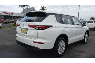 2023 Mitsubishi Outlander ZM MY23 ES 7 SEAT 2WD SUV