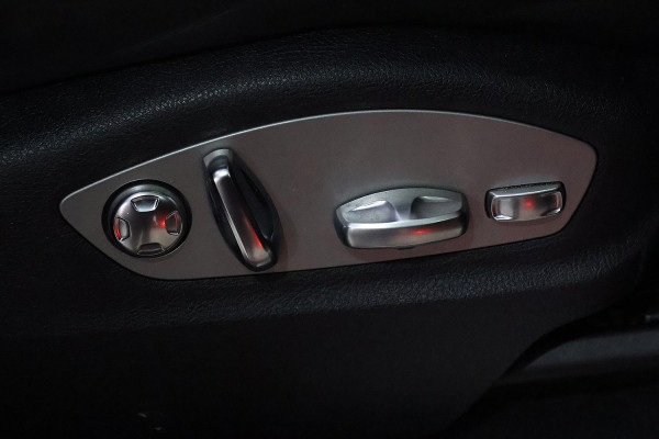 2022 Porsche Macan 95B S SUV image 7