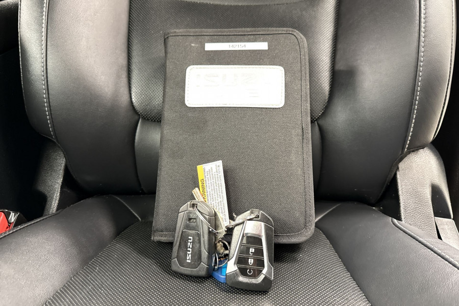 2021 Isuzu D-MAX RG X-TERRAIN Ute Image 13