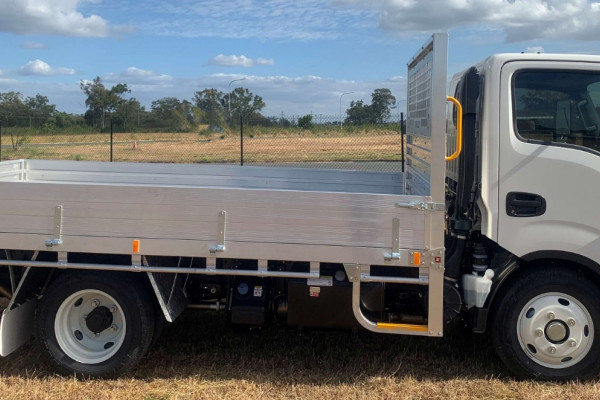 2026 Isuzu  NKR 65/45-150 DT D28 Tray Image 2