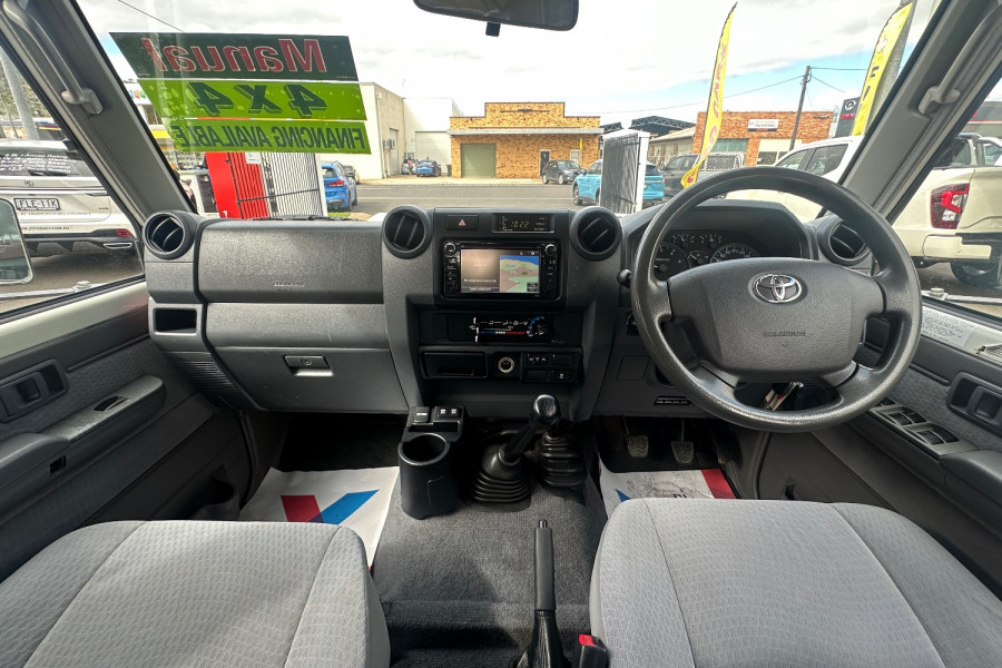 2020 Toyota LandCruiser VDJ79R GXL Double-Cab Cab-Chassis Image 14