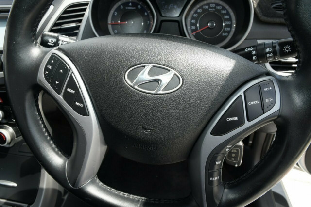 2015 Hyundai Elantra SE 9 of 19