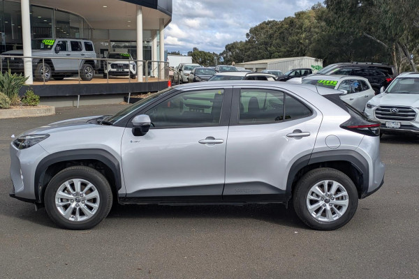 2024 Toyota Yaris Cross MXPJ10R GX SUV Image 4