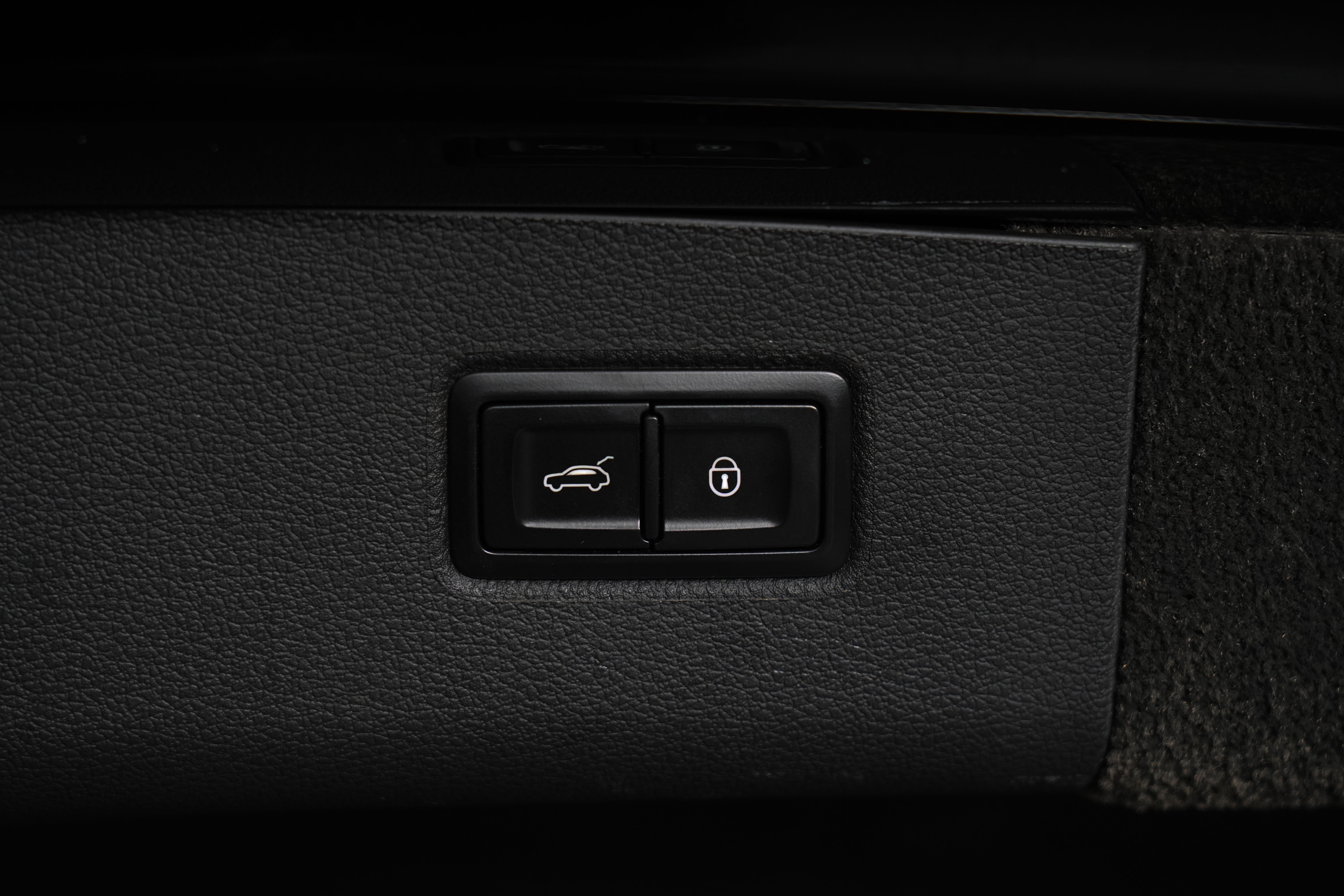 2018 Bentley Bentayga W12 Seven Seat SUV Image 24