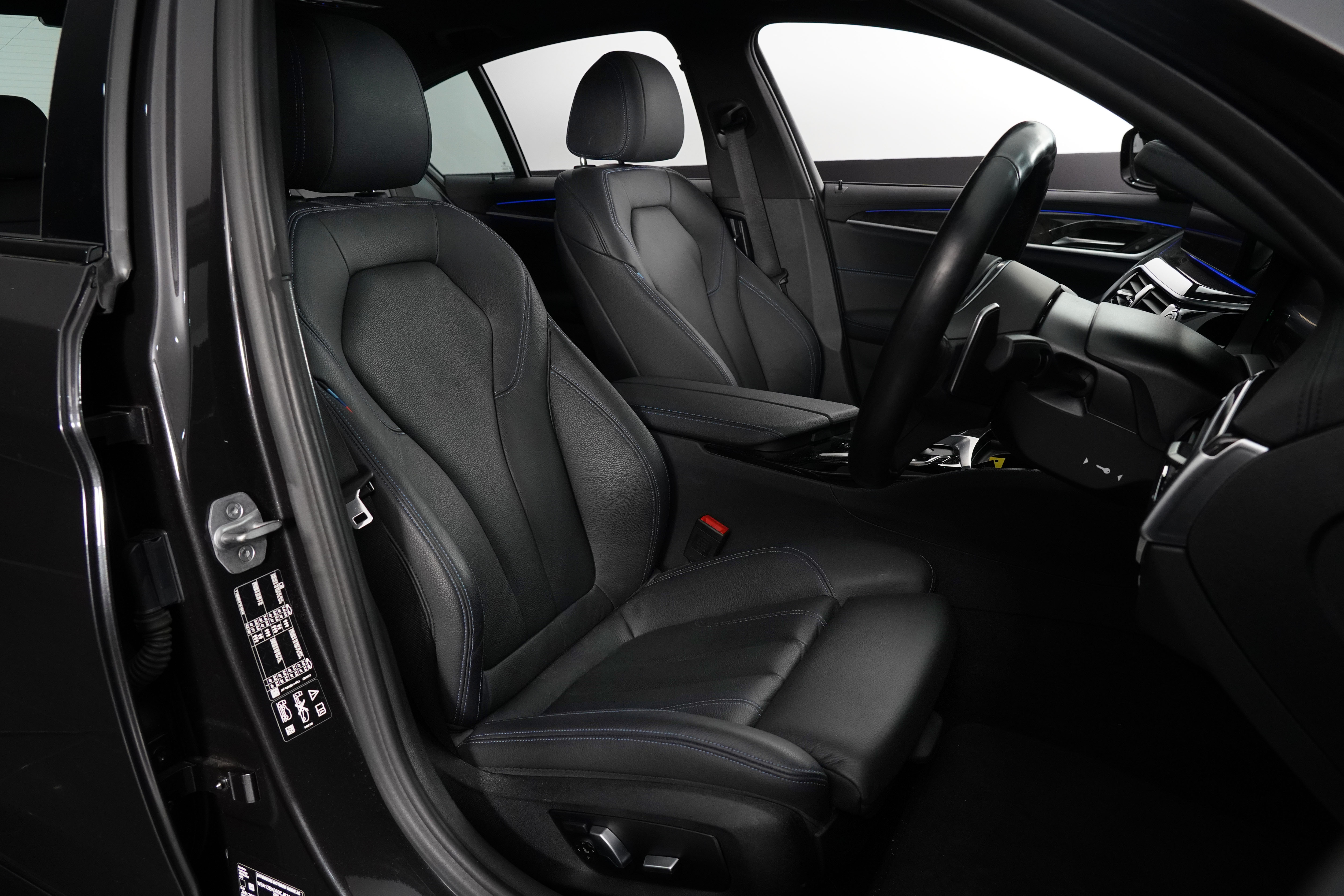 2022 BMW V8TT M550i Xdrive Pure Lci Sedan Image 28