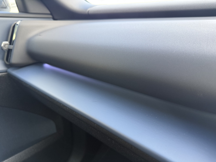 2026 Volvo EX30  Single Motor Extended Range Ultra SUV Image 19