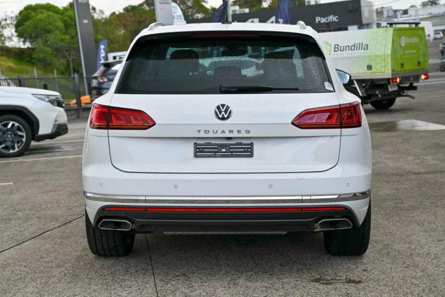 2022 Volkswagen Touareg CR 210TDI Elegance SUV Image 4