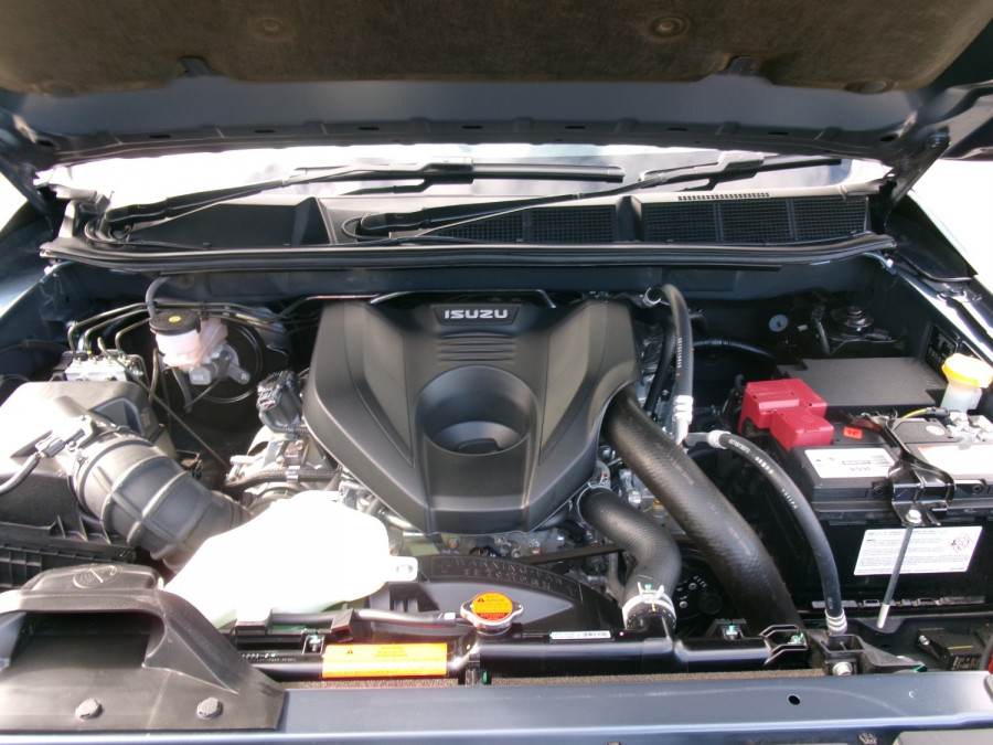 2023 MY24 Isuzu MU-X RJ LS-T SUV Image 21