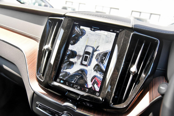 2023 Volvo XC60  Ultimate B6 Dark SUV Image 5