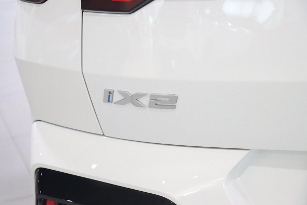 2024 BMW iX2 U10 xDrive30 M Sport SUV image 4