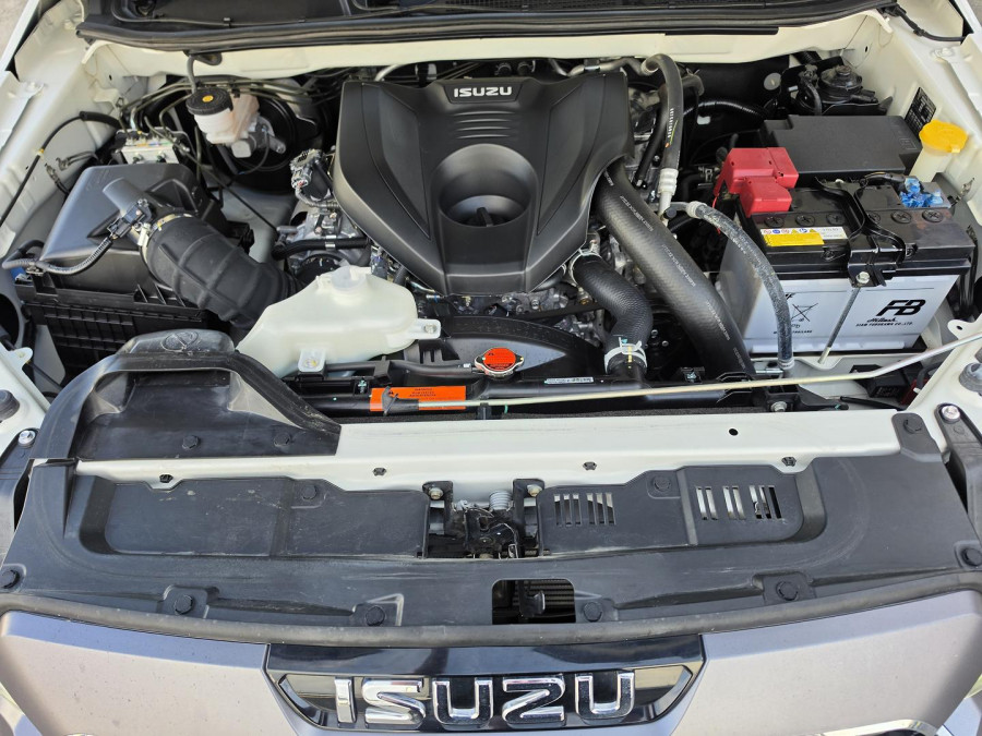 2023 Isuzu MU-X RJ LS-T SUV Image 32