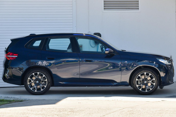 2025 BMW X3 G45 20 xDrive SUV image 3