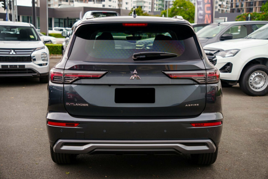 2025 Mitsubishi Outlander ZM Aspire SUV Image 3