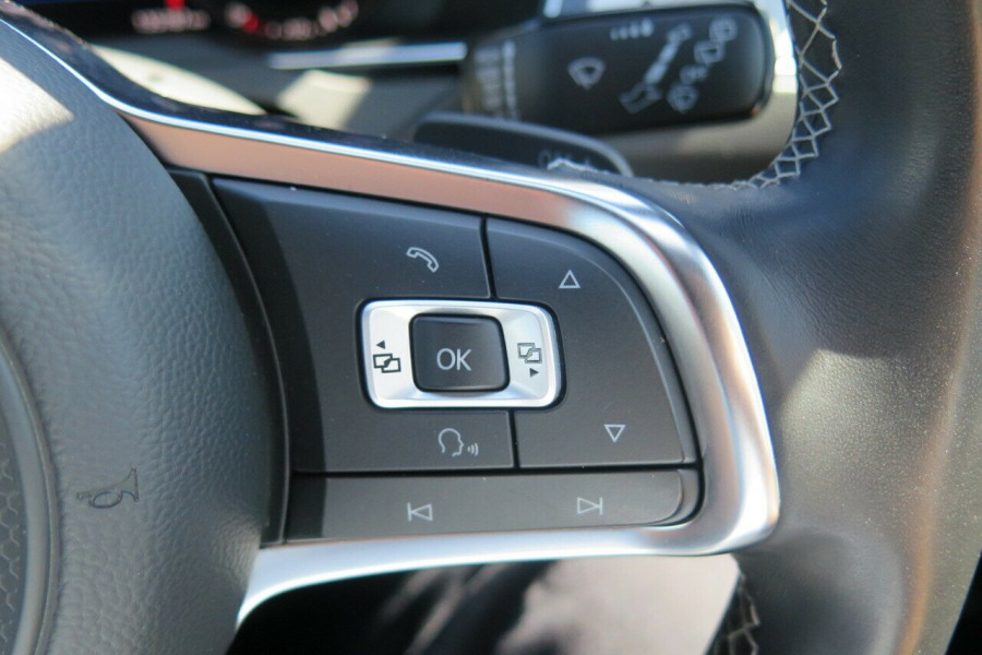 2017 Volkswagen Passat B8 206TSI R-Line Wagon Image 11