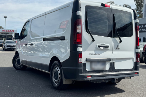 2022 Mitsubishi Express SN GLX+ Van Image 2