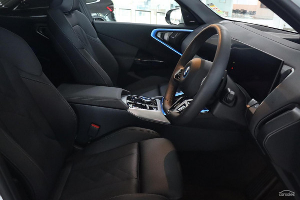 2025 BMW X3 G45 30e xDrive SUV image 14