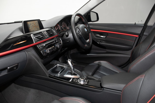 2016 BMW 3 Series 18i Sport Line Sedan Image 21