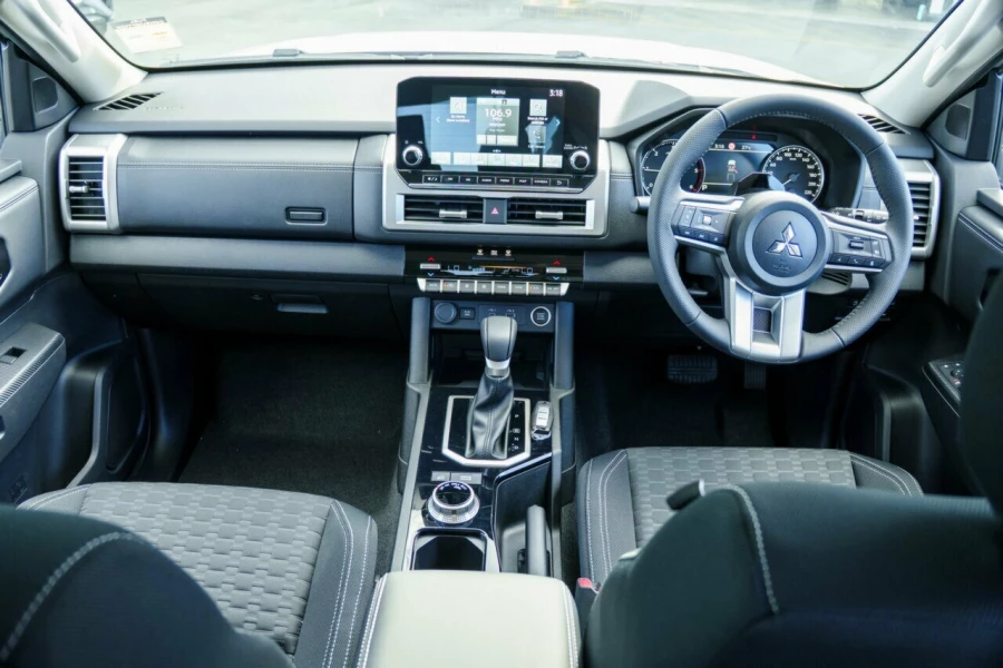 2025 Mitsubishi Triton MV GLS Ute Image 17