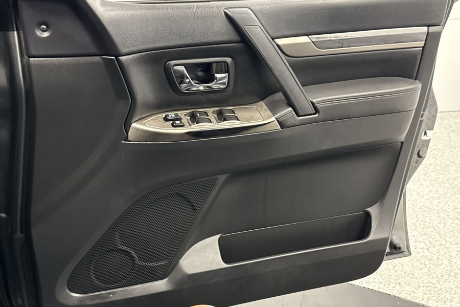 2019 Mitsubishi Pajero NX Exceed SUV Image 18