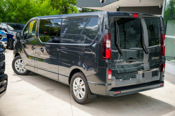 2026 Renault Trafic X82 Crew Lifestyle Van Image 2