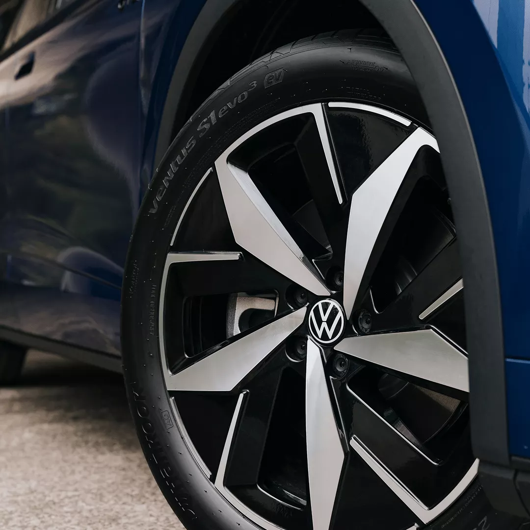 4MOTION AWD Dual electric motors Image