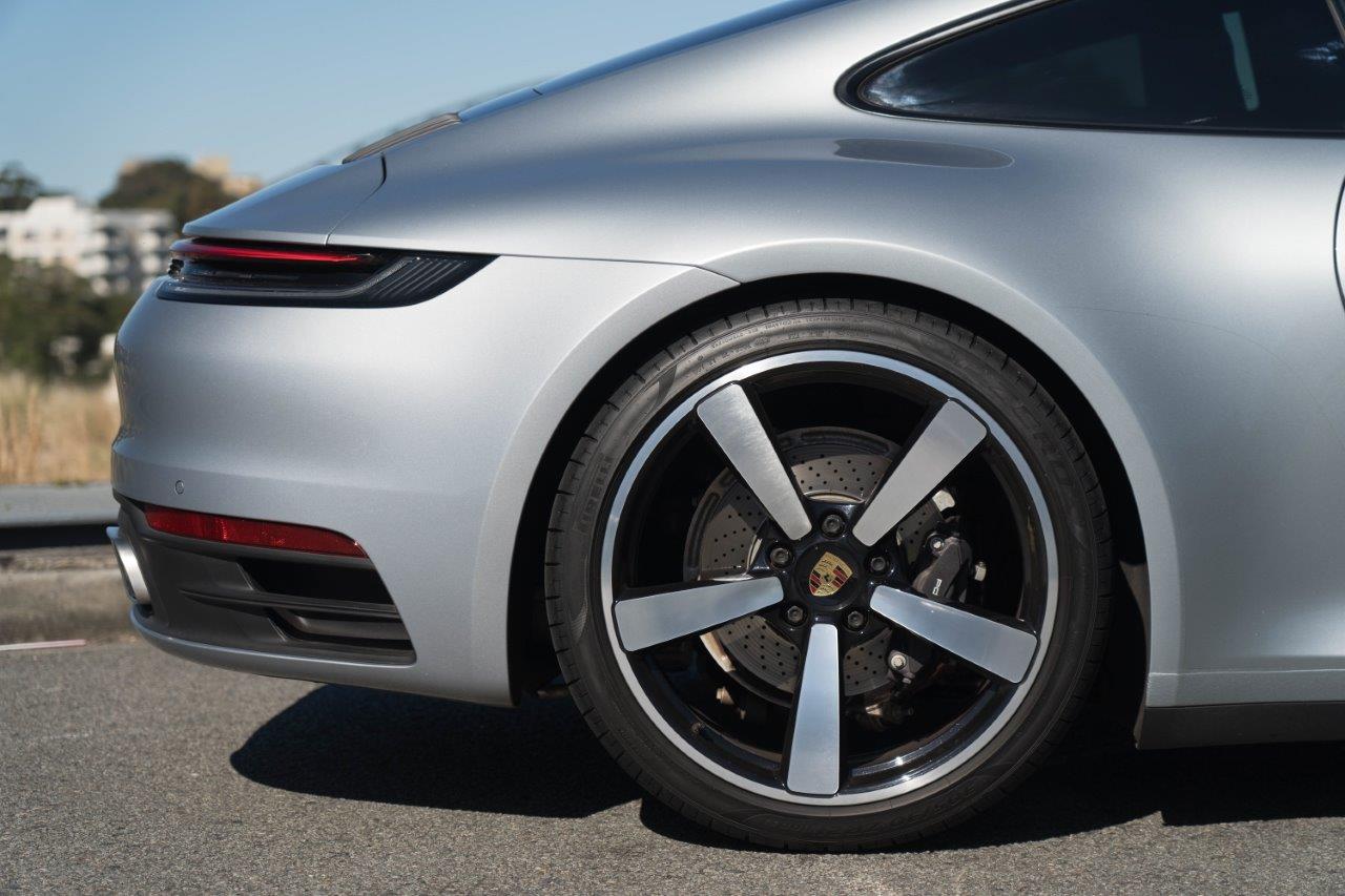 2020 Porsche 911 Carrera Coupe Image 6