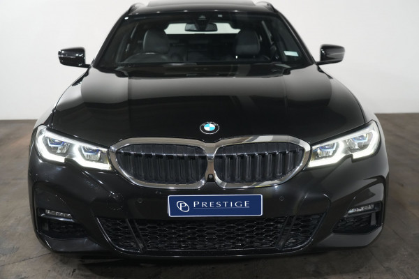 2022 BMW 3 Series 30i M Sport Touring SUV image 3