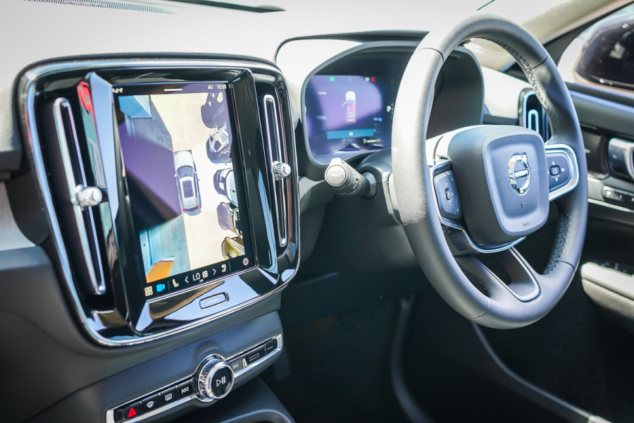 2024 MY25 Volvo XC40 XZ Ultra B4 Dark SUV Image 31