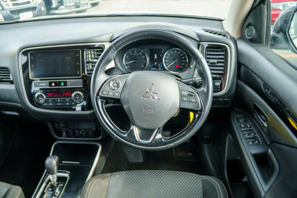 2019 Mitsubishi Outlander ZL ES SUV Image 11