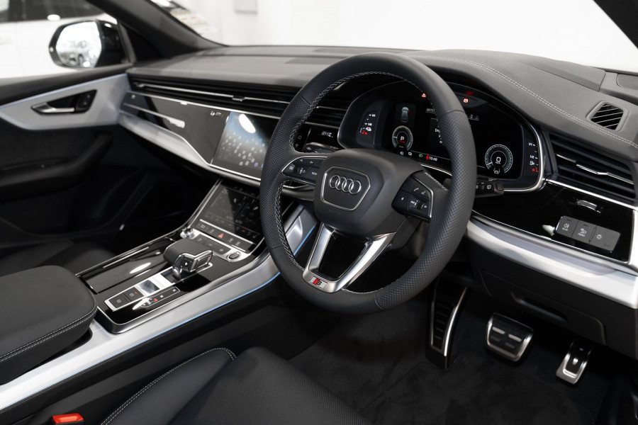 2026 Audi Q8 F1 TFSI e 360kW S line SUV