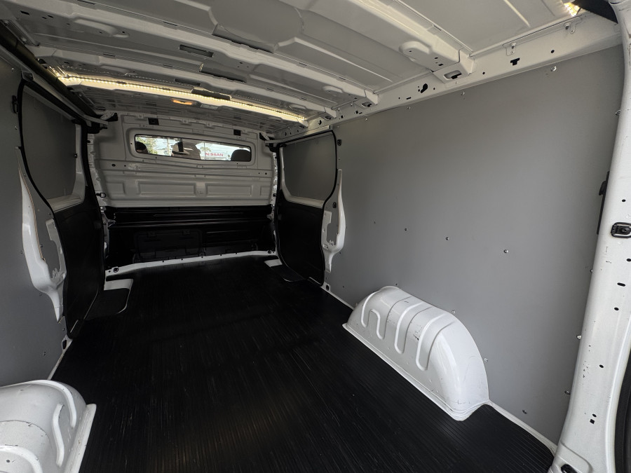 2022 Mitsubishi Express SN GLX+ Van Image 13