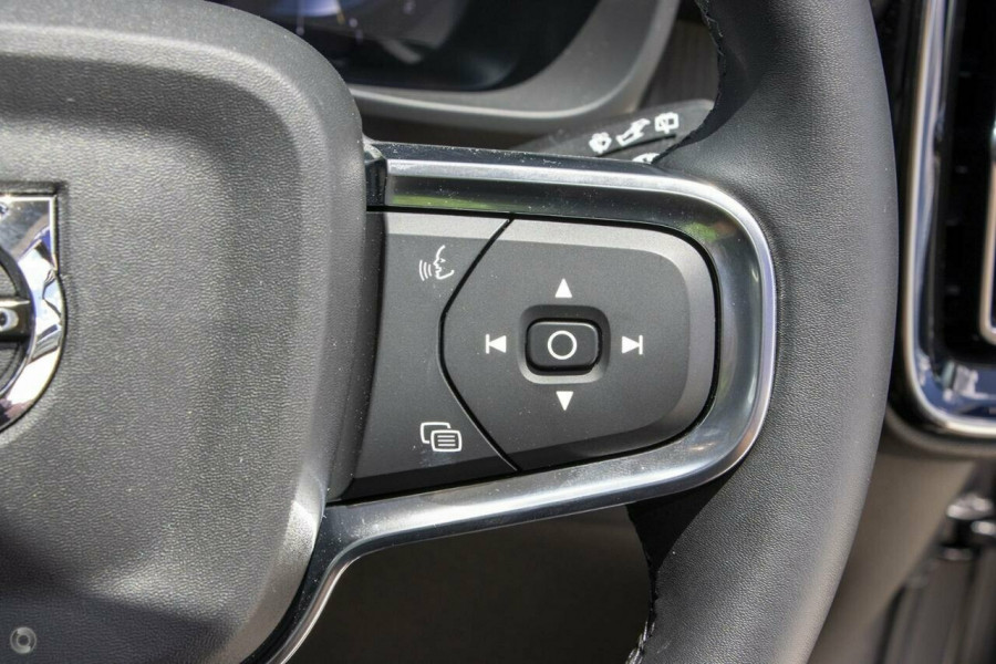2025 Volvo XC40 XZ Plus B4 SUV Image 12