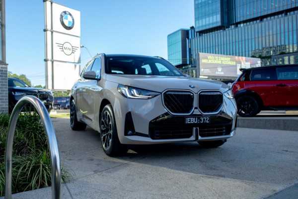2025 BMW X3 G45 20 xDrive SUV image 3