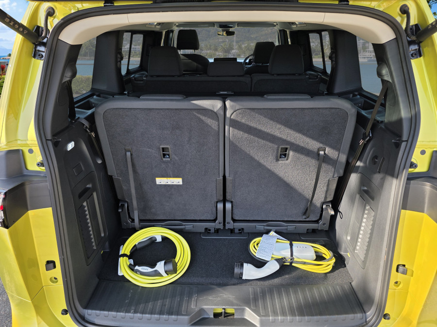 2025 Volkswagen ID. Buzz EB Pro BEV560 People Mover Image 25